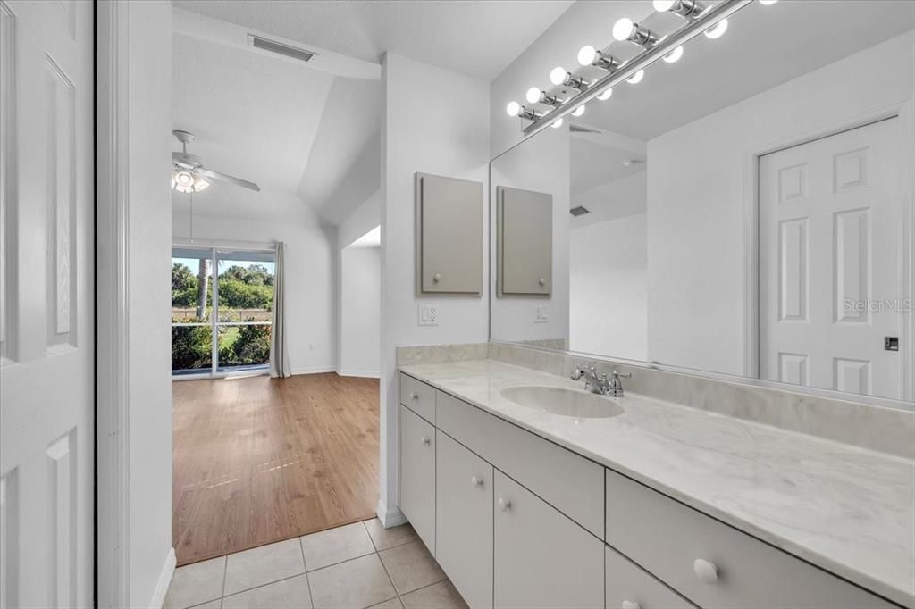 En Venta: $299,000 (3 camas, 2 baños, 1337 Pies cuadrados)