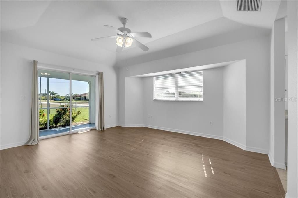 En Venta: $299,000 (3 camas, 2 baños, 1337 Pies cuadrados)