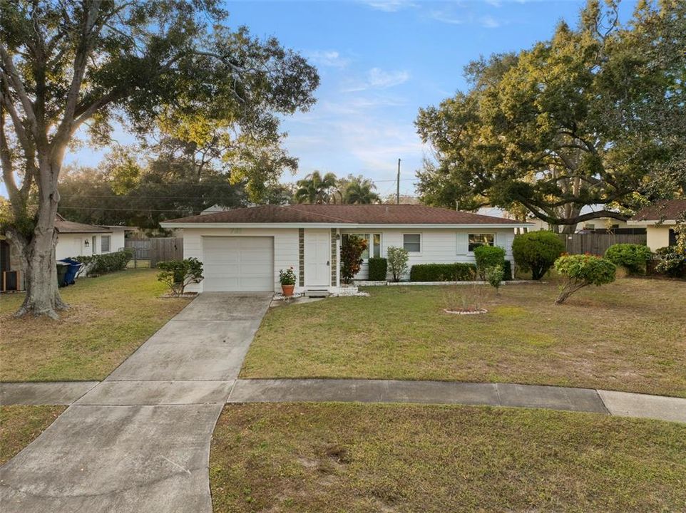 Activo con contrato: $234,900 (3 camas, 1 baños, 1176 Pies cuadrados)