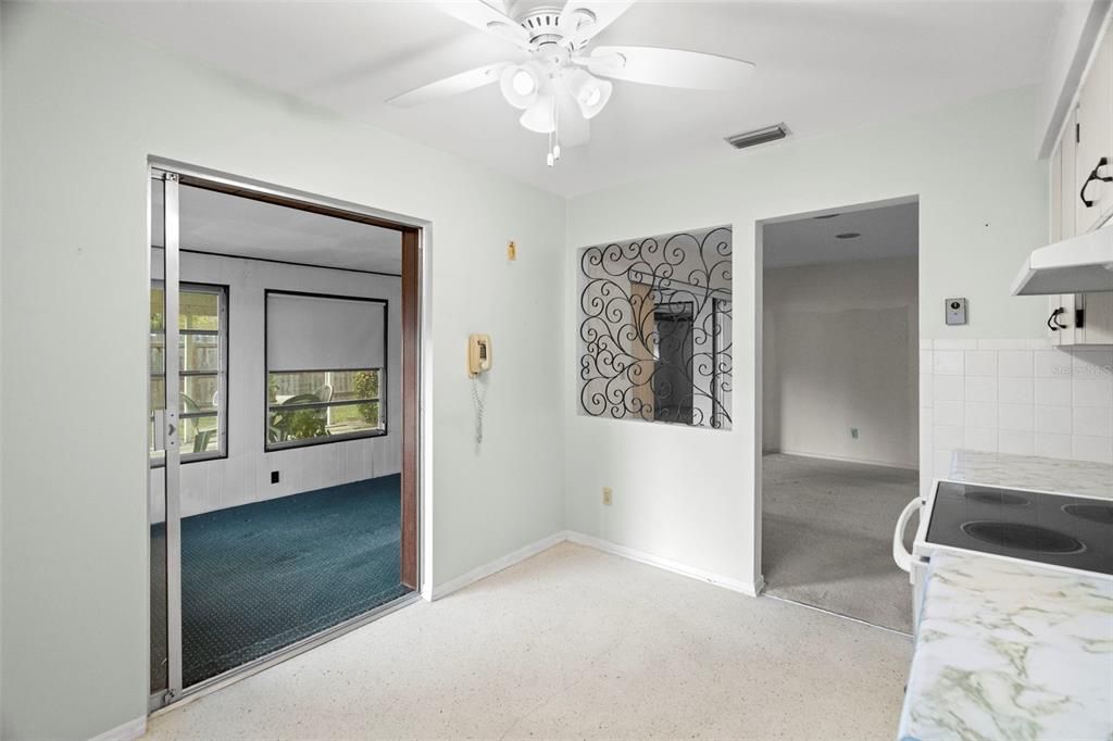 Activo con contrato: $234,900 (3 camas, 1 baños, 1176 Pies cuadrados)