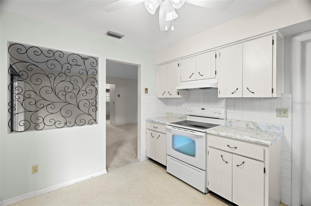 Activo con contrato: $234,900 (3 camas, 1 baños, 1176 Pies cuadrados)