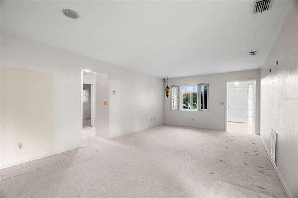 Activo con contrato: $234,900 (3 camas, 1 baños, 1176 Pies cuadrados)