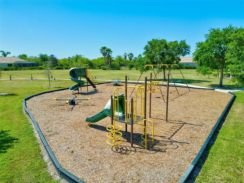 For Sale: $748,750 (4 beds, 2 baths, 2780 Square Feet)