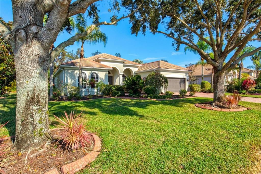 For Sale: $748,750 (4 beds, 2 baths, 2780 Square Feet)