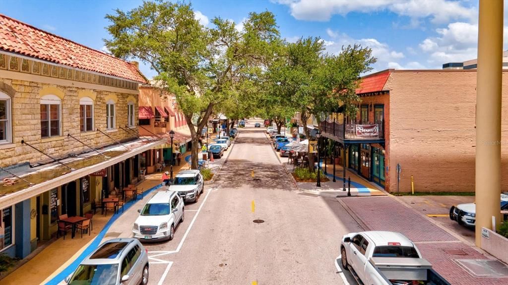 For Sale: $748,750 (4 beds, 2 baths, 2780 Square Feet)