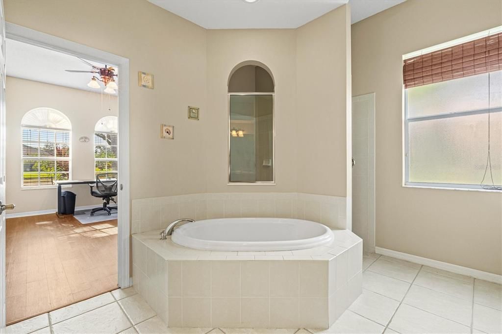 For Sale: $748,750 (4 beds, 2 baths, 2780 Square Feet)