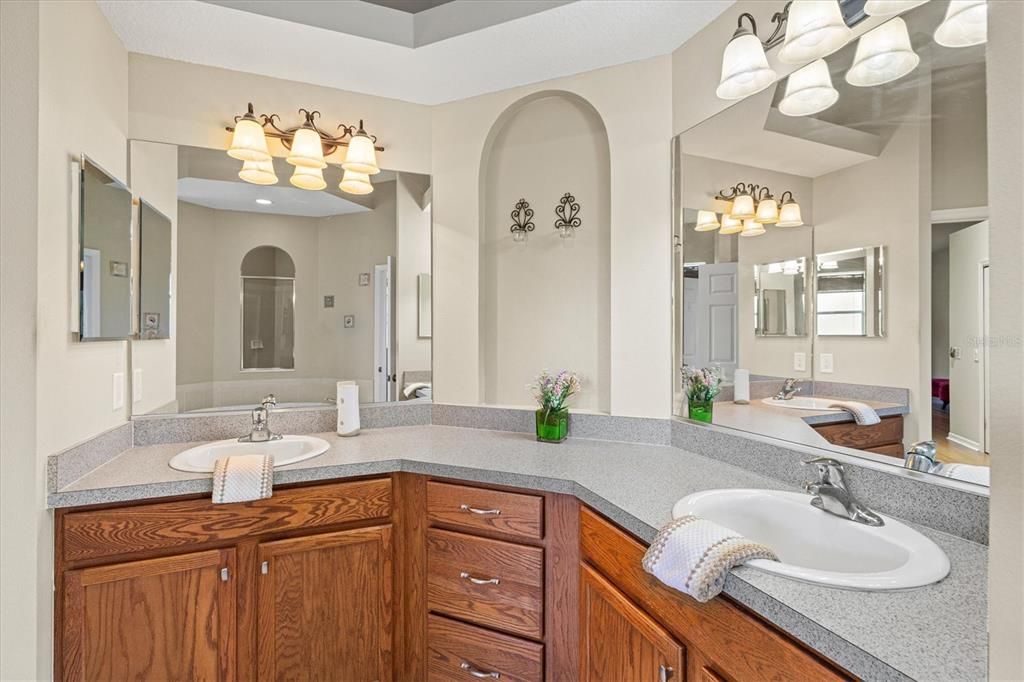 For Sale: $748,750 (4 beds, 2 baths, 2780 Square Feet)