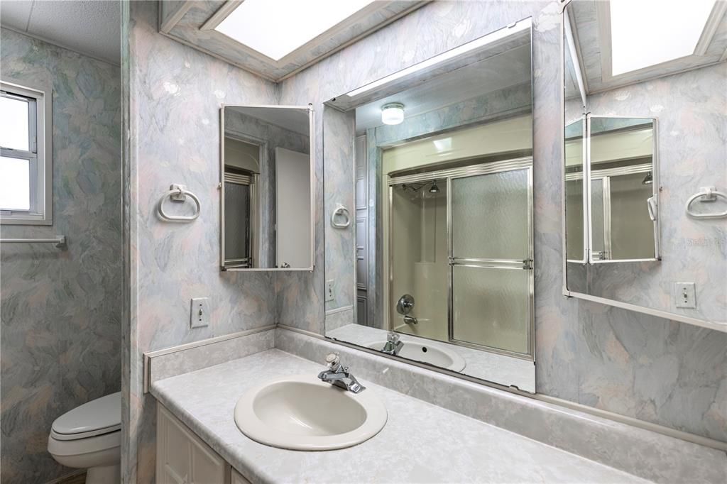 На продажу: $379,900 (2 спален, 2 ванн, 1584 Квадратных фут)