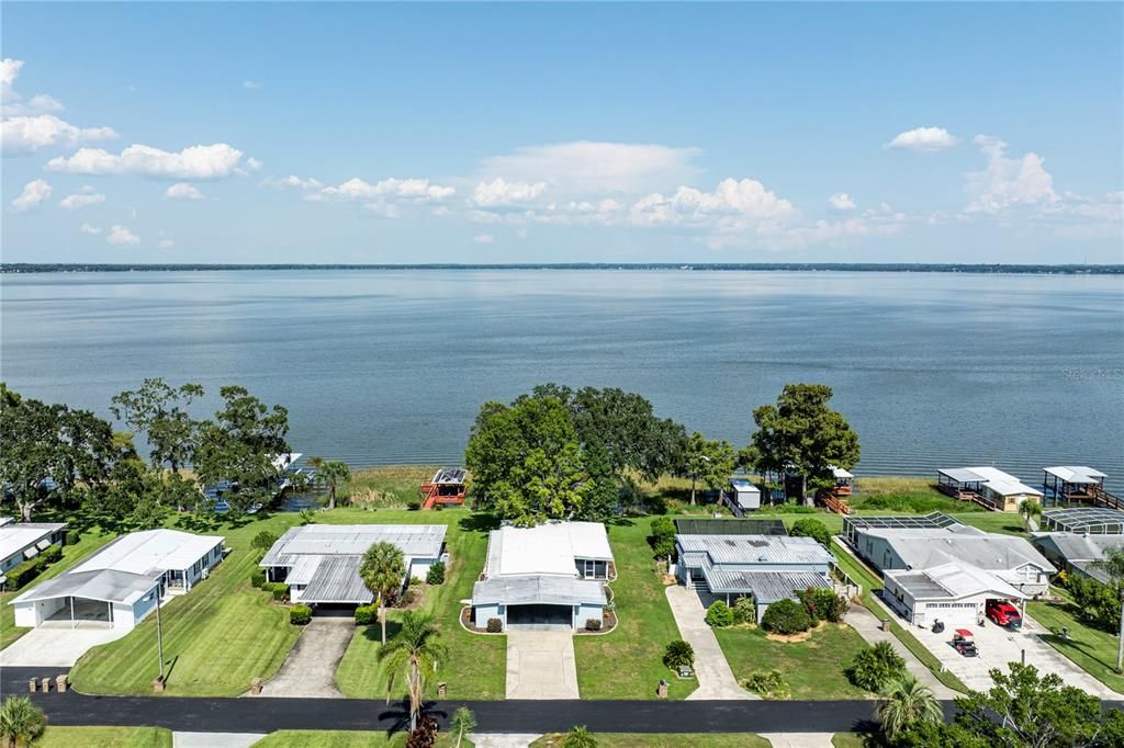 На продажу: $379,900 (2 спален, 2 ванн, 1584 Квадратных фут)