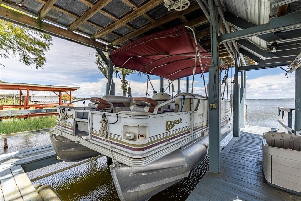 На продажу: $379,900 (2 спален, 2 ванн, 1584 Квадратных фут)