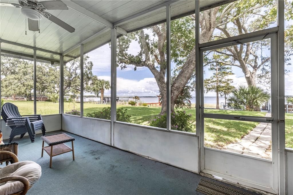 На продажу: $379,900 (2 спален, 2 ванн, 1584 Квадратных фут)