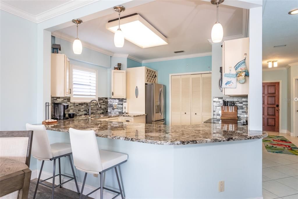 For Sale: $305,000 (3 beds, 2 baths, 1230 Square Feet)