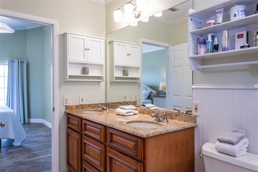 For Sale: $305,000 (3 beds, 2 baths, 1230 Square Feet)