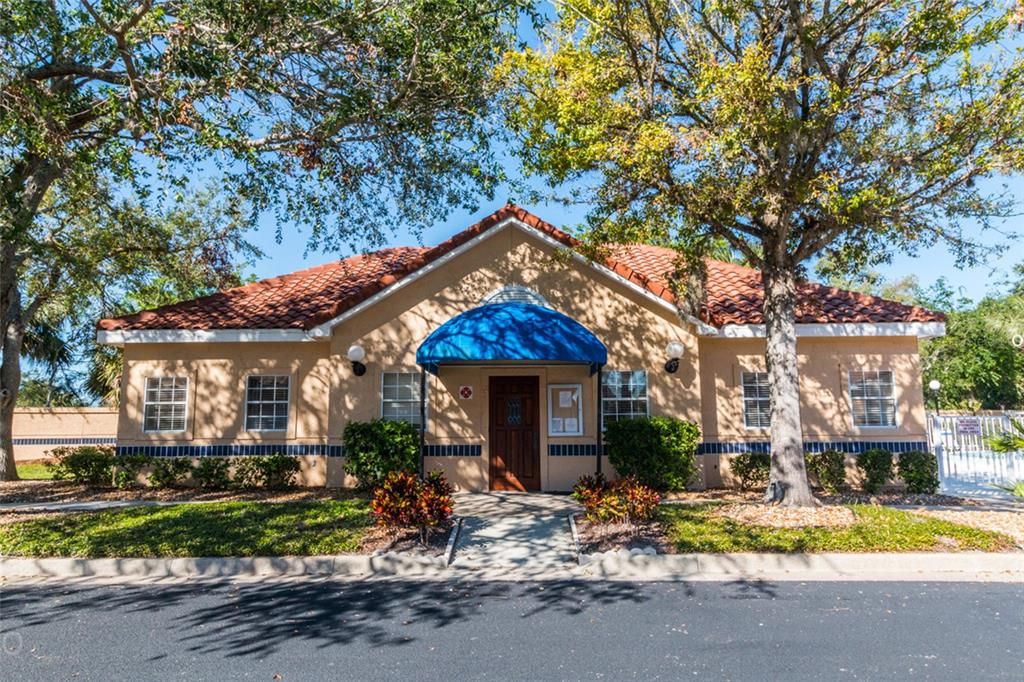 For Sale: $305,000 (3 beds, 2 baths, 1230 Square Feet)