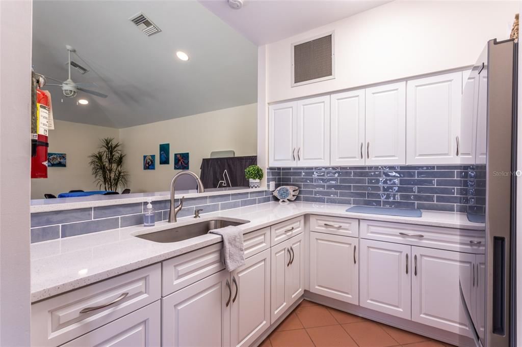 For Sale: $305,000 (3 beds, 2 baths, 1230 Square Feet)