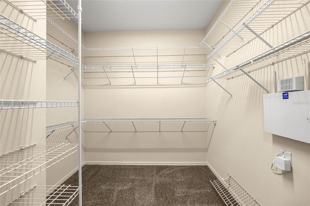 待售: $450,000 (3 贝兹, 3 浴室, 2737 平方英尺)