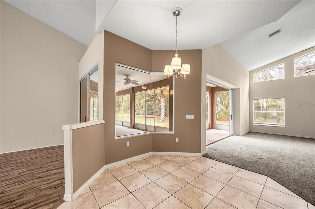 待售: $450,000 (3 贝兹, 3 浴室, 2737 平方英尺)