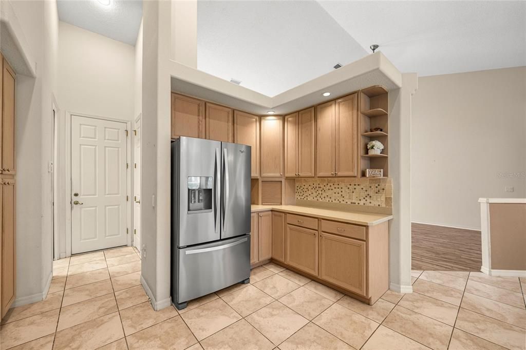 待售: $450,000 (3 贝兹, 3 浴室, 2737 平方英尺)