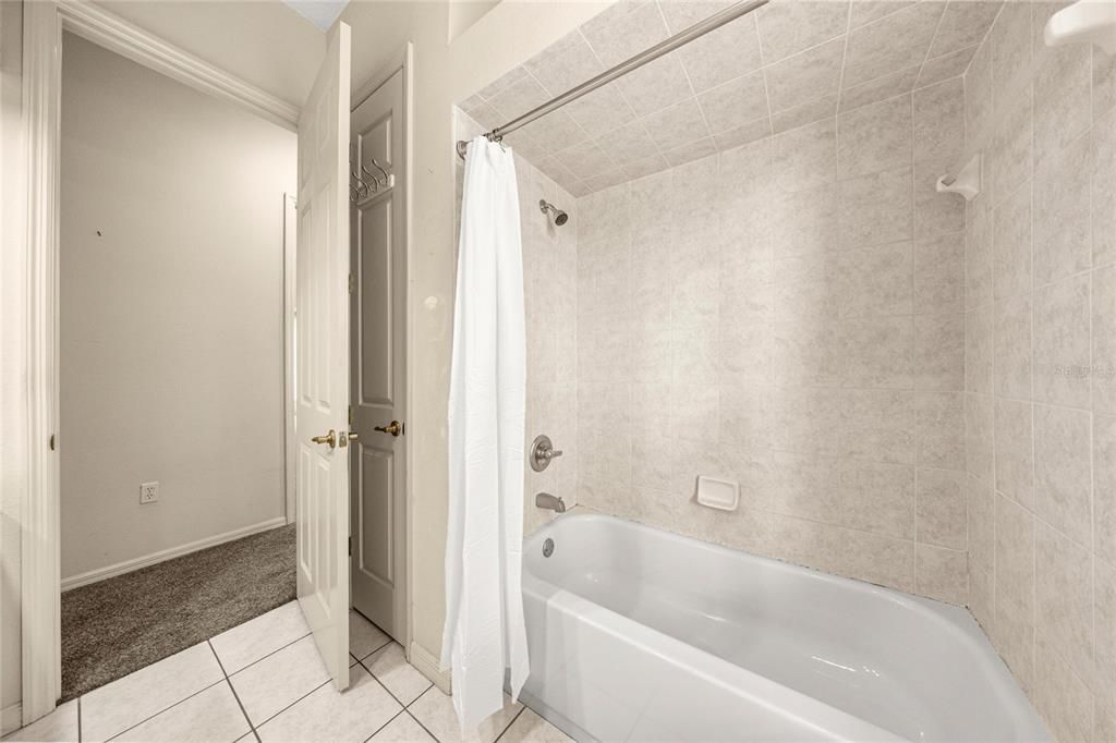 待售: $450,000 (3 贝兹, 3 浴室, 2737 平方英尺)