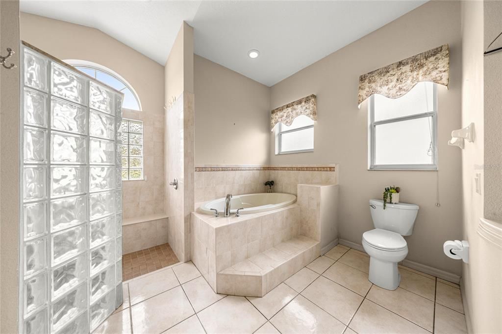 待售: $450,000 (3 贝兹, 3 浴室, 2737 平方英尺)