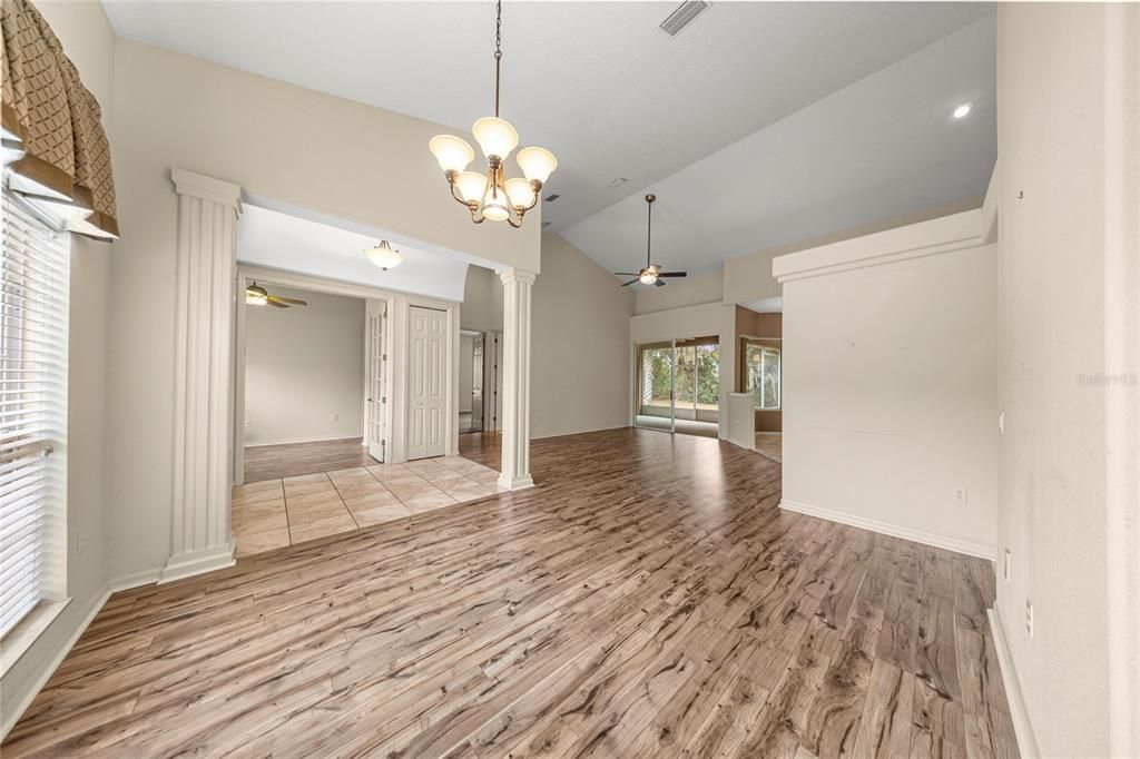 待售: $450,000 (3 贝兹, 3 浴室, 2737 平方英尺)