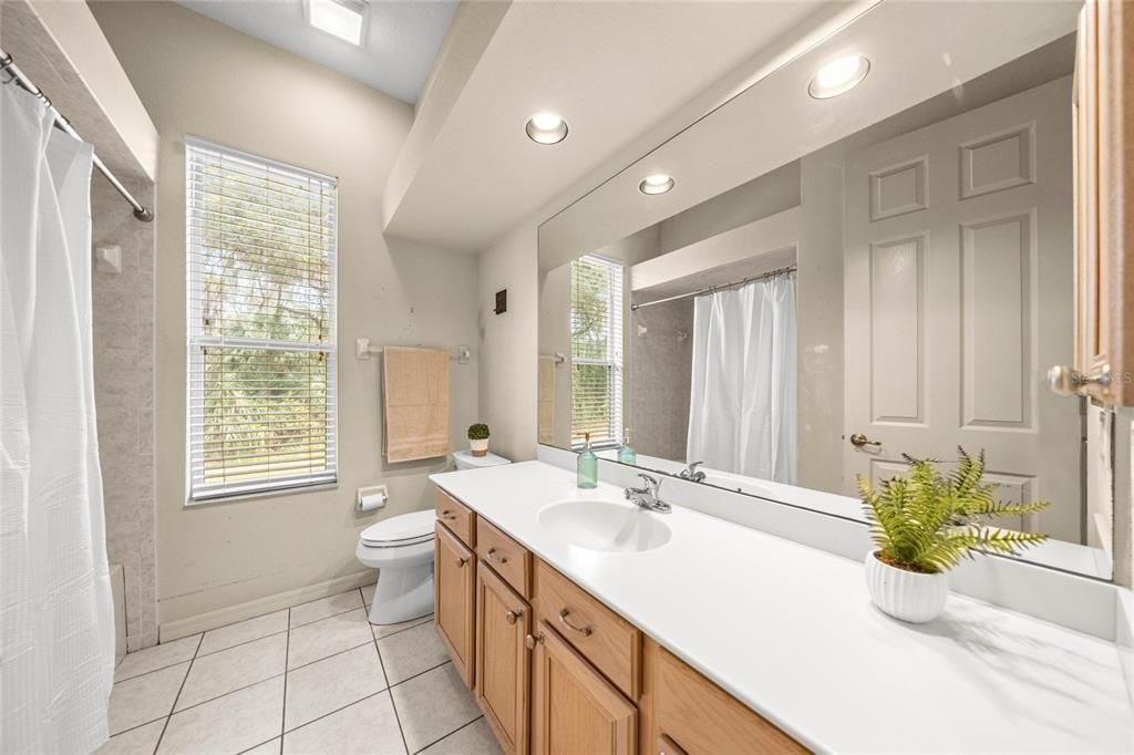 待售: $450,000 (3 贝兹, 3 浴室, 2737 平方英尺)