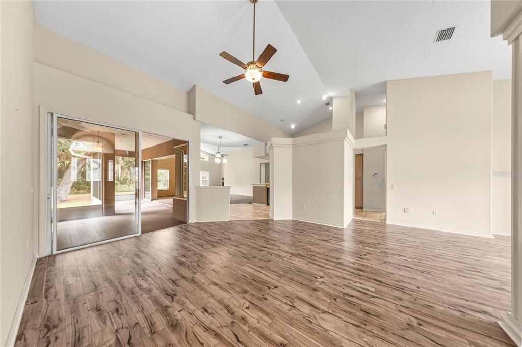 待售: $450,000 (3 贝兹, 3 浴室, 2737 平方英尺)