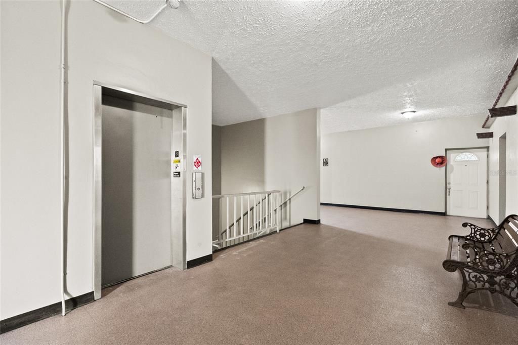 For Sale: $173,000 (2 beds, 2 baths, 1370 Square Feet)