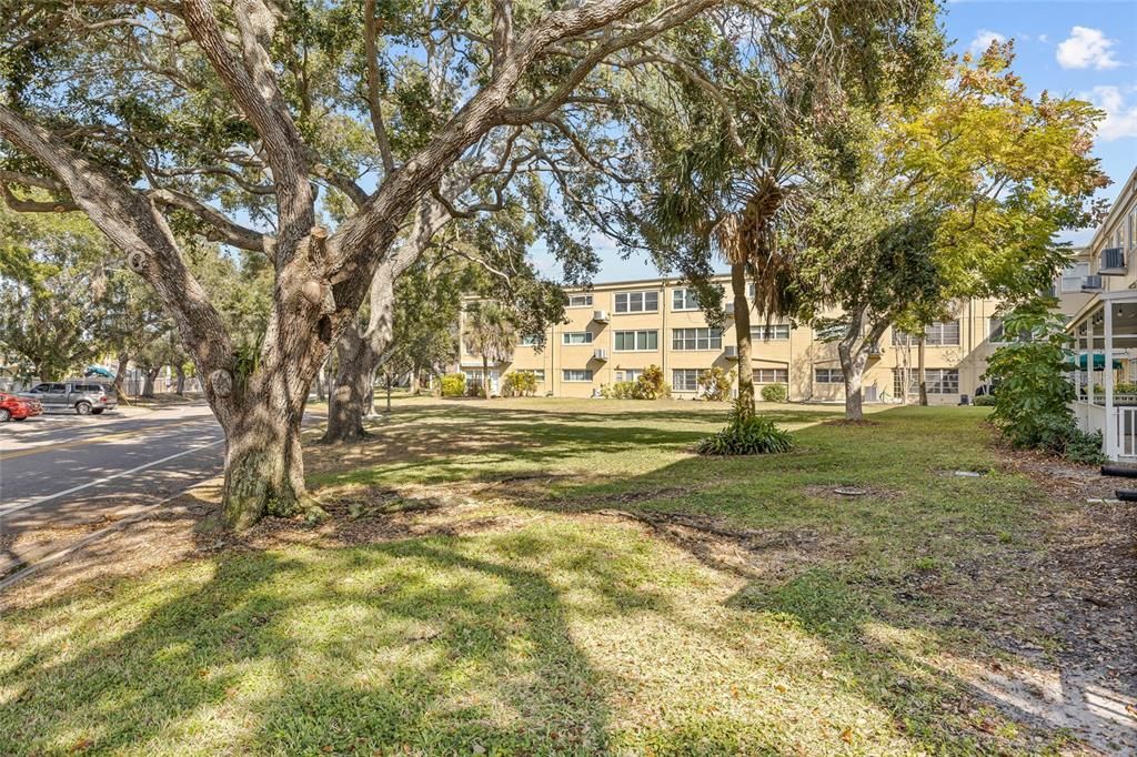 For Sale: $173,000 (2 beds, 2 baths, 1370 Square Feet)