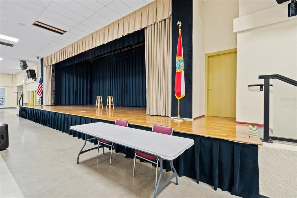 For Sale: $173,000 (2 beds, 2 baths, 1370 Square Feet)