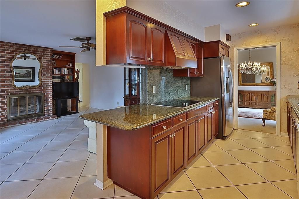 На продажу: $550,000 (3 спален, 2 ванн, 1753 Квадратных фут)