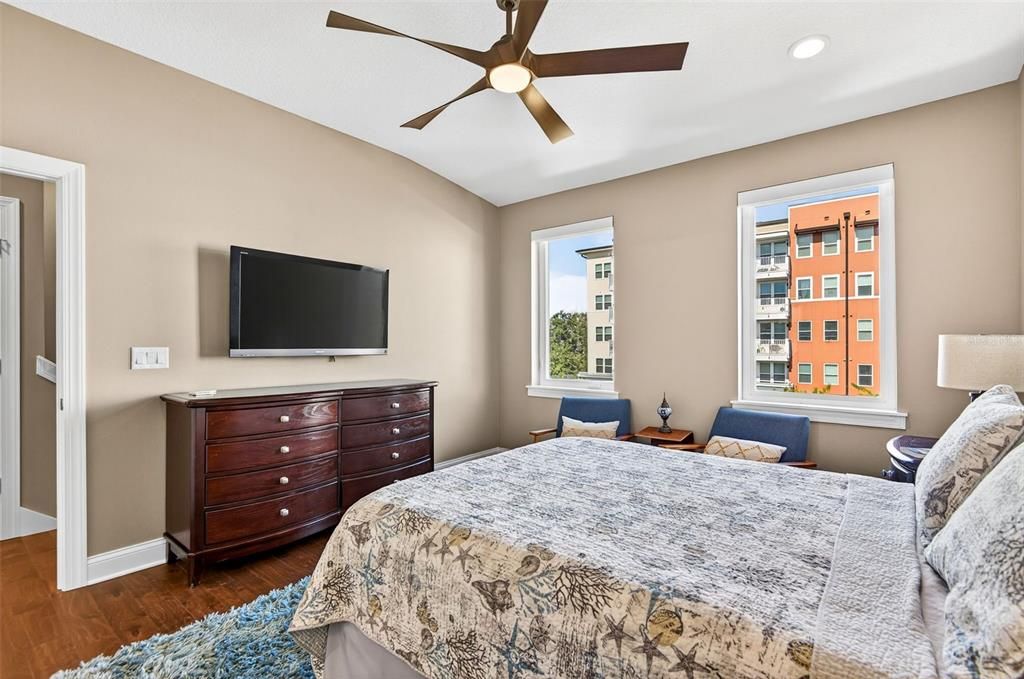 На продажу: $649,000 (3 спален, 3 ванн, 2131 Квадратных фут)