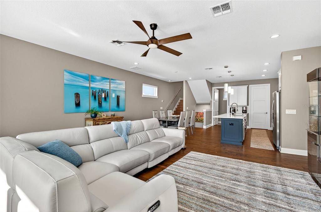 На продажу: $649,000 (3 спален, 3 ванн, 2131 Квадратных фут)