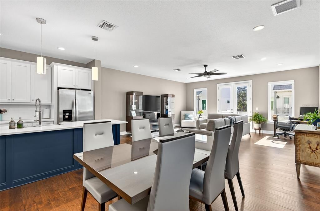 На продажу: $649,000 (3 спален, 3 ванн, 2131 Квадратных фут)