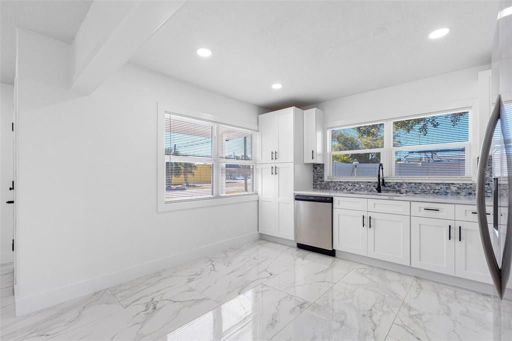 For Sale: $375,000 (3 beds, 2 baths, 1336 Square Feet)