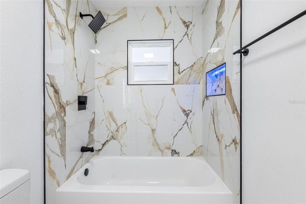 For Sale: $375,000 (3 beds, 2 baths, 1336 Square Feet)