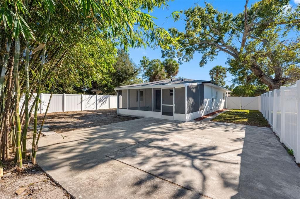 For Sale: $375,000 (3 beds, 2 baths, 1336 Square Feet)