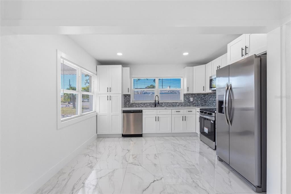 For Sale: $375,000 (3 beds, 2 baths, 1336 Square Feet)