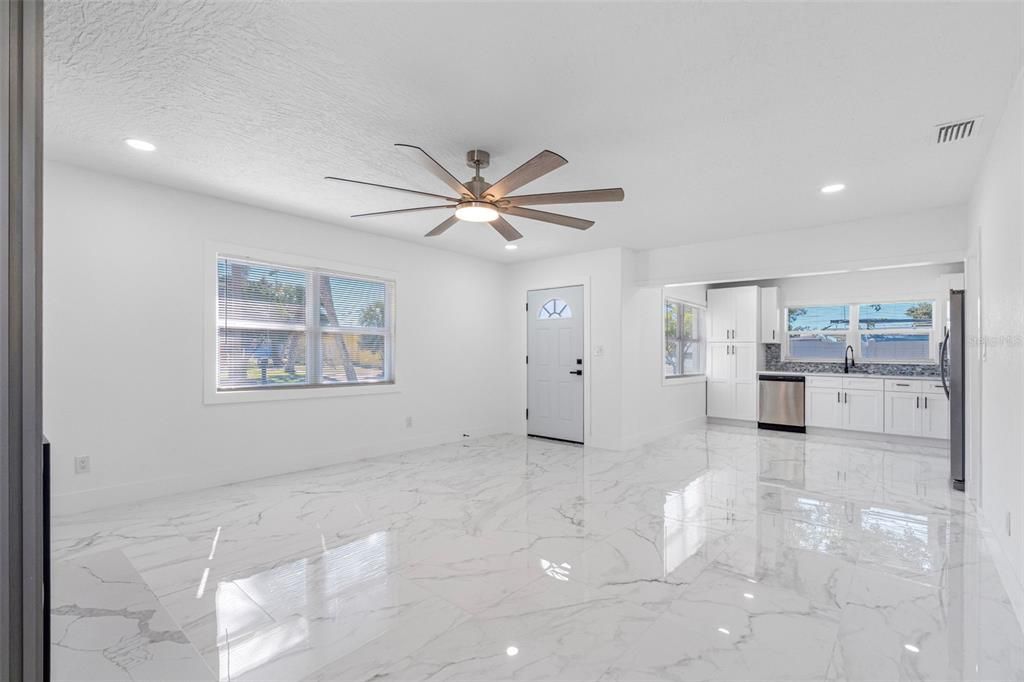 For Sale: $375,000 (3 beds, 2 baths, 1336 Square Feet)