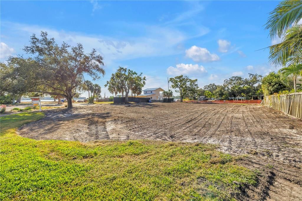 For Sale: $1,195,000 (0.39 acres)