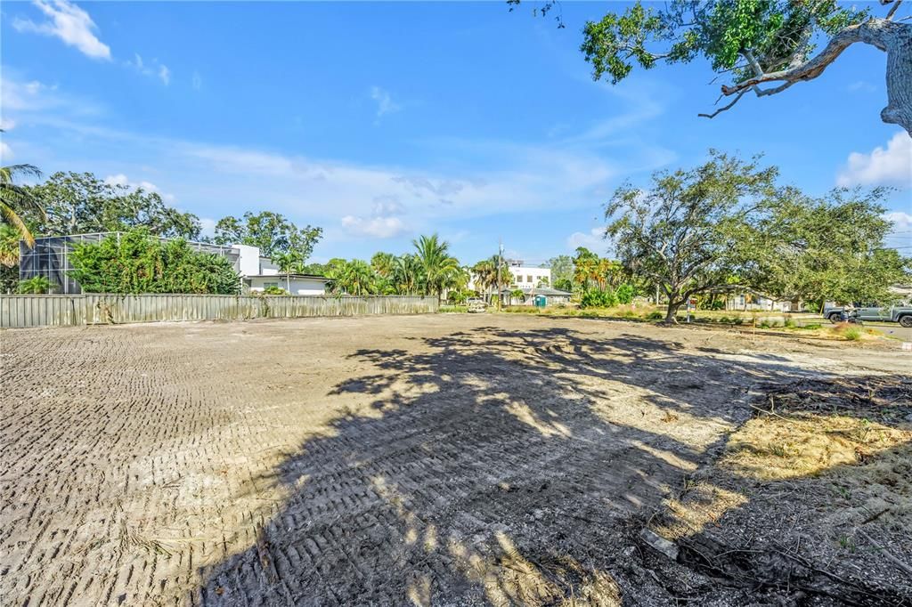 For Sale: $1,195,000 (0.39 acres)