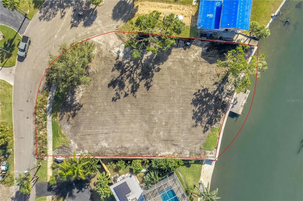 For Sale: $1,195,000 (0.39 acres)