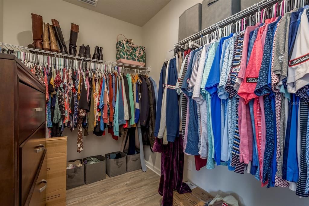 For Sale: $475,000 (3 beds, 2 baths, 2040 Square Feet)