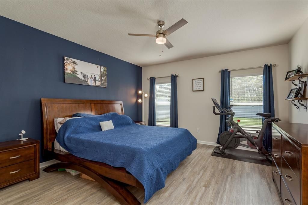 For Sale: $475,000 (3 beds, 2 baths, 2040 Square Feet)