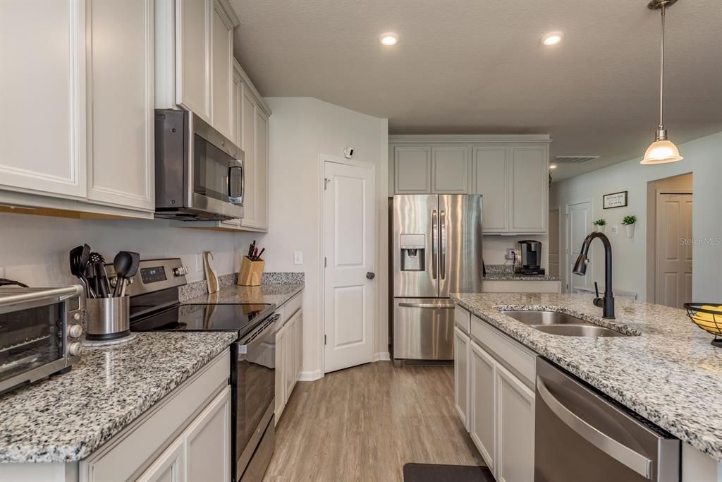 For Sale: $475,000 (3 beds, 2 baths, 2040 Square Feet)