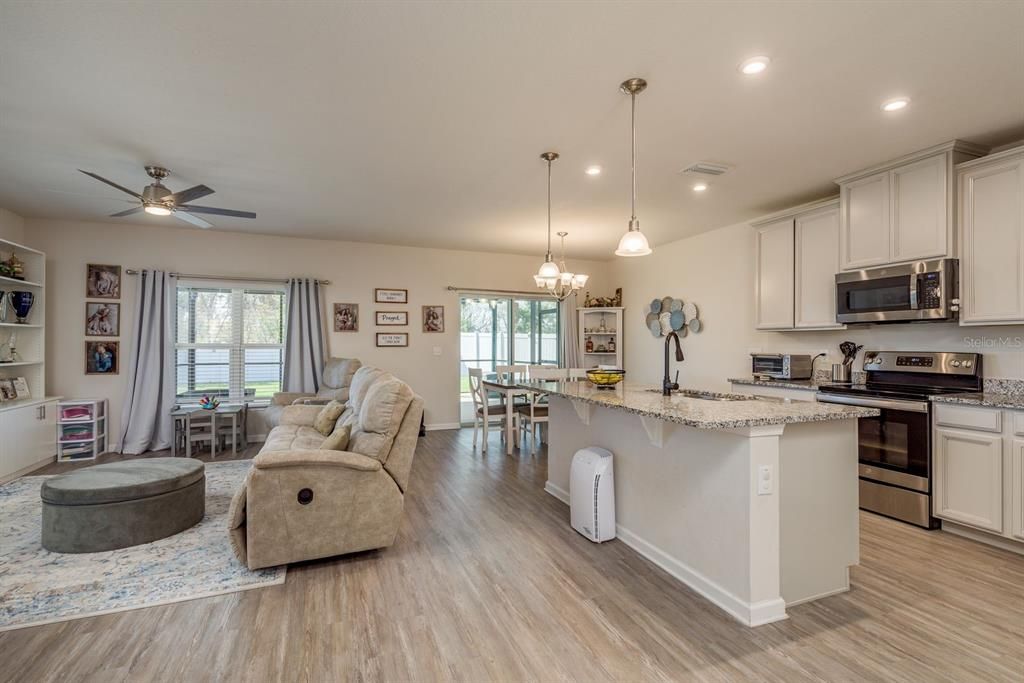 For Sale: $475,000 (3 beds, 2 baths, 2040 Square Feet)