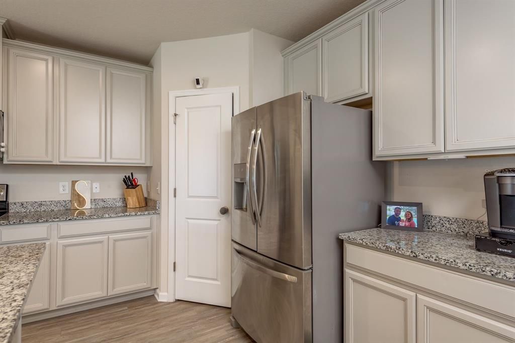 For Sale: $475,000 (3 beds, 2 baths, 2040 Square Feet)