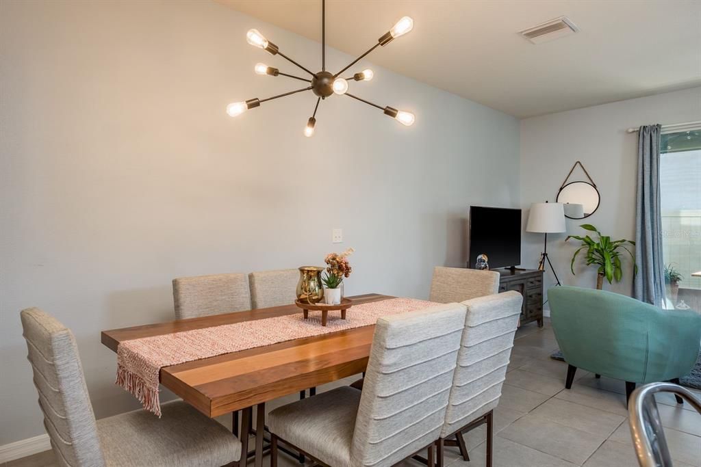 For Sale: $375,000 (3 beds, 2 baths, 1758 Square Feet)