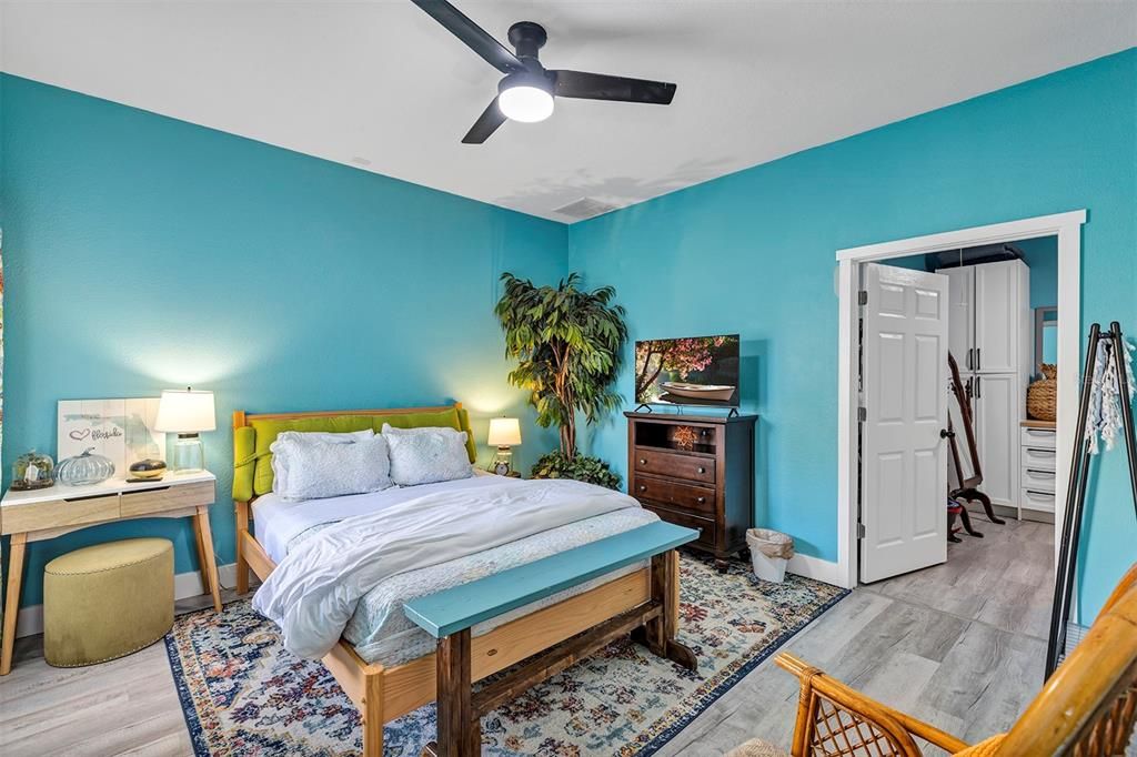 For Sale: $749,250 (5 beds, 4 baths, 4100 Square Feet)