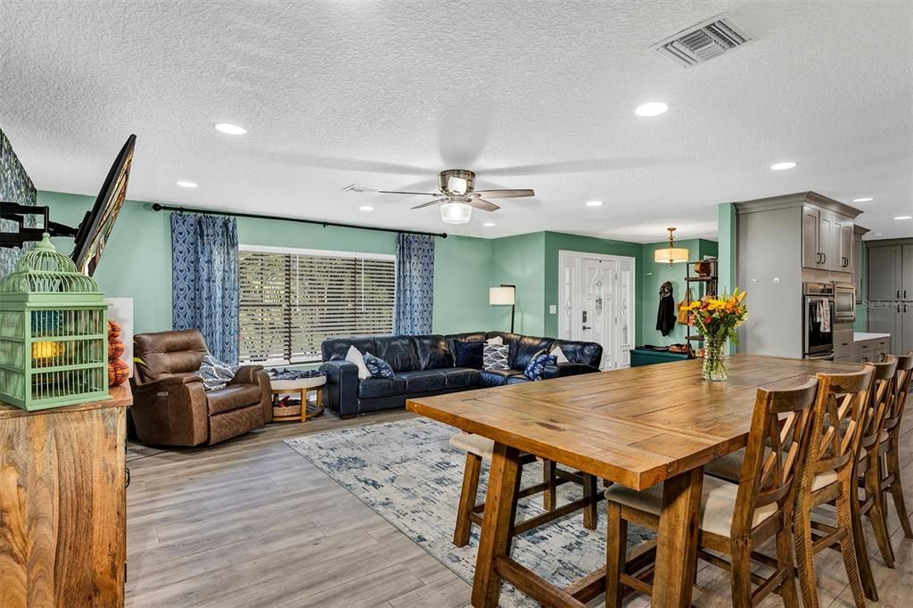 For Sale: $749,250 (5 beds, 4 baths, 4100 Square Feet)